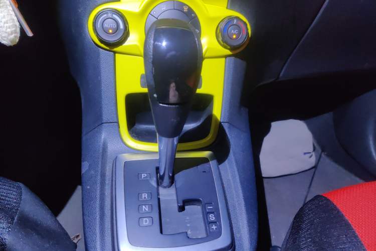 Used Ford Fiesta 2009 Hatchback 1.5L Automatic Sport Model Gear Lever