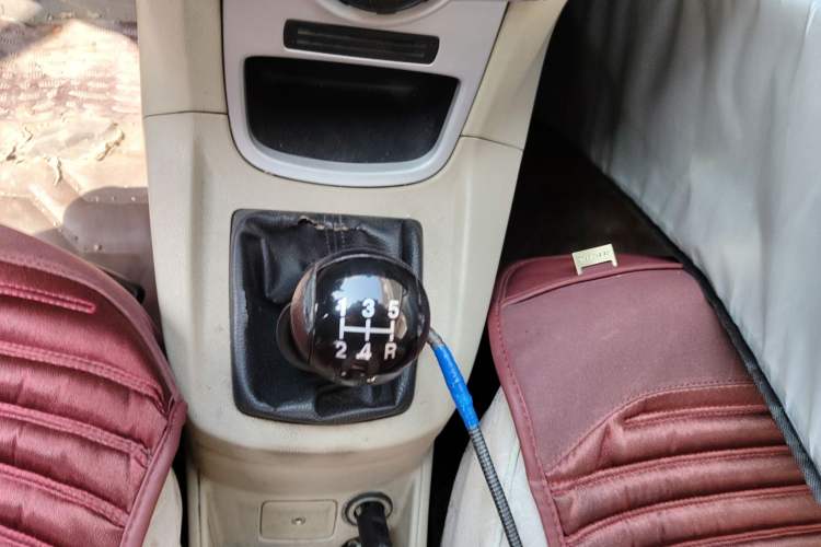 Used Ford Fiesta 2009 Hatchback 1.5L Manual Fashion Edition Gear Lever