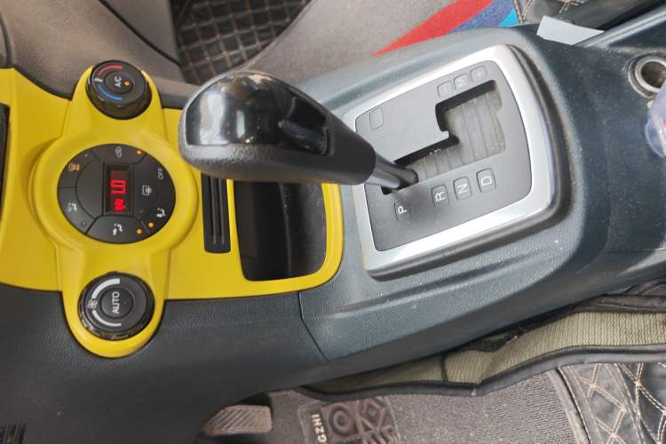 Used Ford Fiesta 2009 Hatchback 1.5L Automatic Sport Model Gear Lever