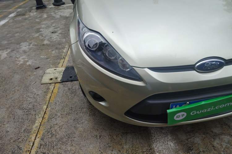 Used Ford Fiesta 2009 Sedan 1.5L Automatic Fashion Edition Right Front Headlight