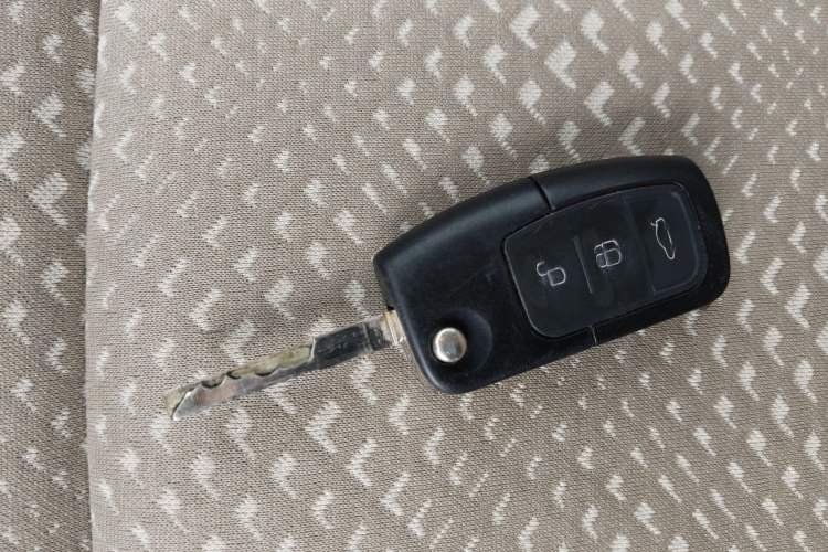 Used Ford Fiesta 2009 Sedan 1.5L Automatic Fashion Edition Vehicle Key