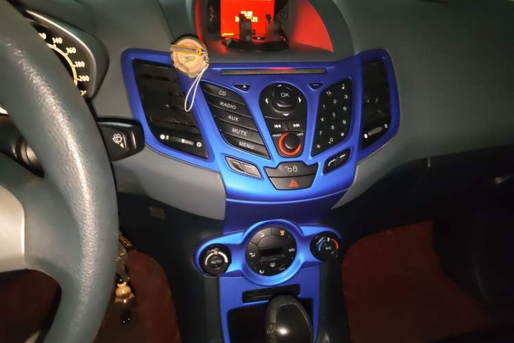 Used Ford Fiesta 2010 Hatchback 1.5L Automatic Limited Edition "Guangmang" Audio And AC Panel
