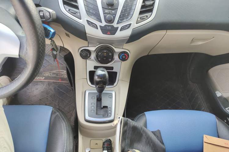 Used Ford Fiesta 2010 Hatchback 1.5L Automatic Limited Edition "Guangmang" Gear Lever