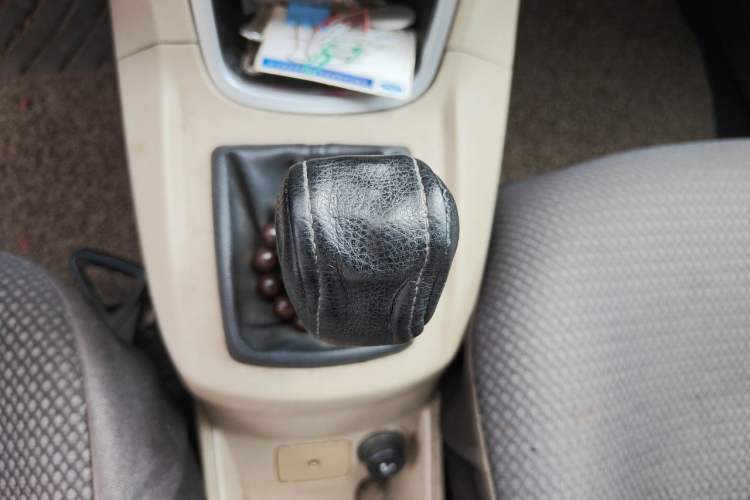 Used Ford Fiesta 2010 Sedan 1.3L Manual Fashion Edition Gear Lever