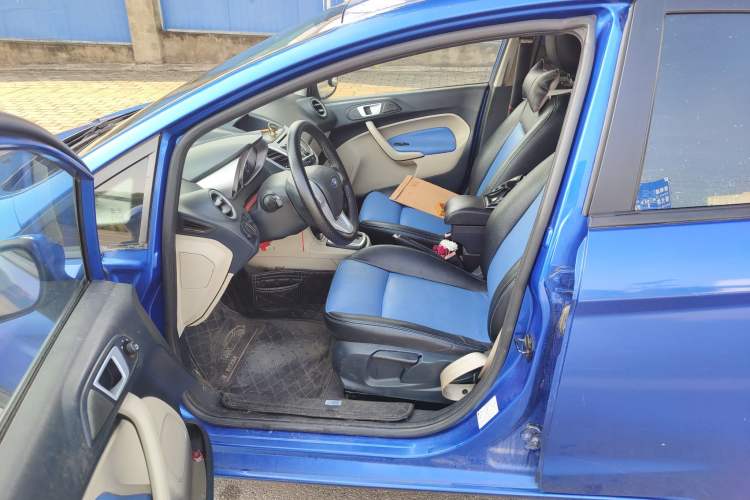 Used Ford Fiesta 2010 Hatchback 1.5L Automatic Limited Edition "Guangmang" Left Front Seat