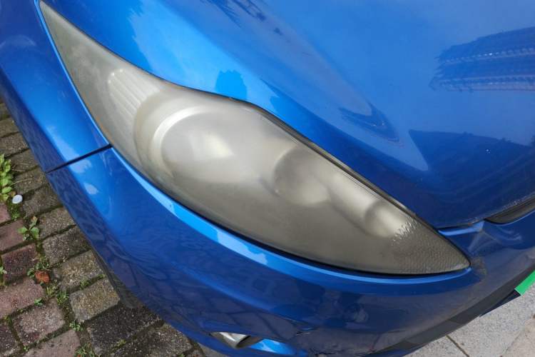 Used Ford Fiesta 2010 Sedan 1.3L Manual Fashion Edition Right Front Headlight