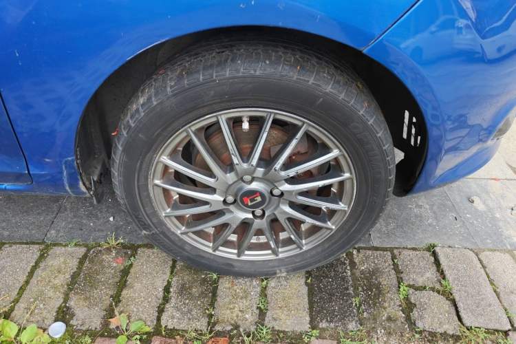 Used Ford Fiesta 2010 Sedan 1.3L Manual Fashion Edition Right Front Wheel Hub