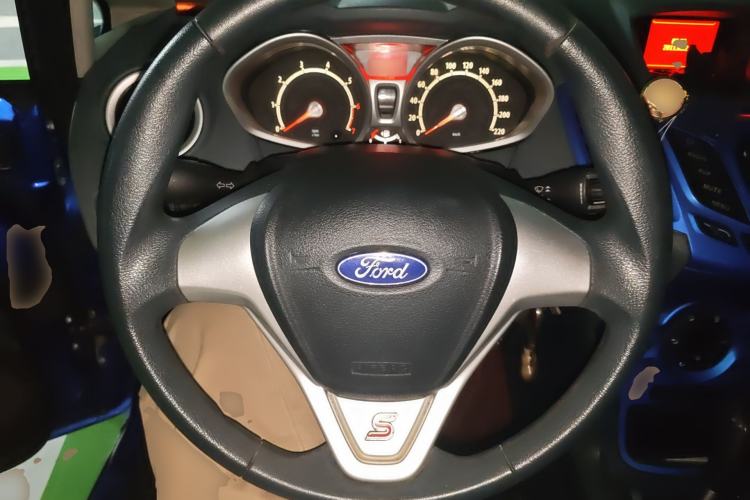 Used Ford Fiesta 2010 Hatchback 1.5L Automatic Limited Edition "Guangmang" Steering Wheel