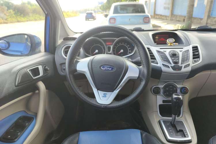 Used Ford Fiesta 2010 Hatchback 1.5L Automatic Limited Edition "Guangmang" Steering Wheel