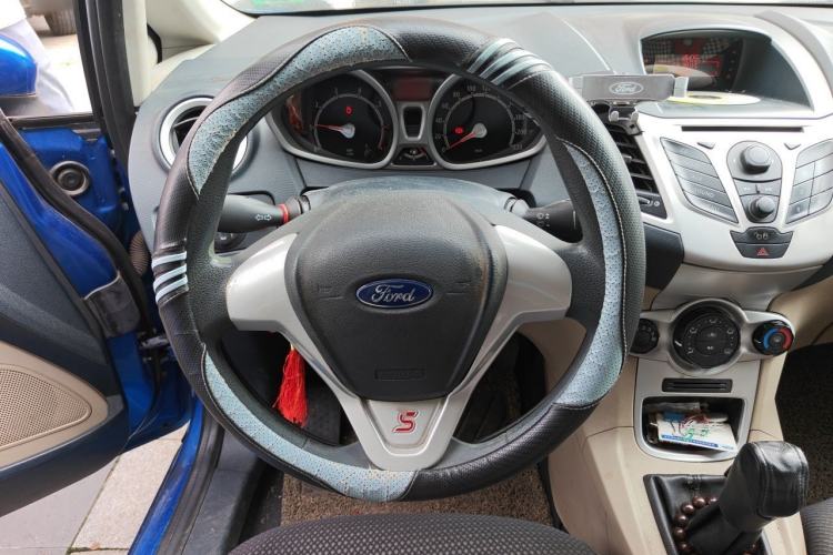 Used Ford Fiesta 2010 Sedan 1.3L Manual Fashion Edition Steering Wheel
