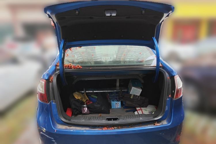 Used Ford Fiesta 2010 Sedan 1.3L Manual Fashion Edition Trunk