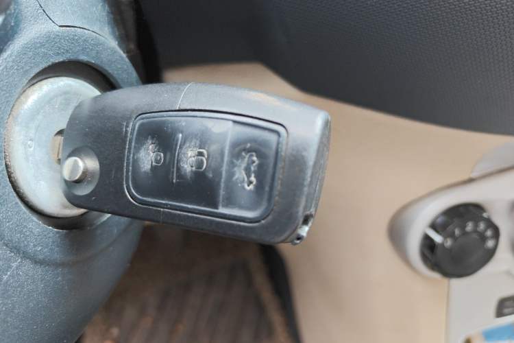 Used Ford Fiesta 2010 Sedan 1.3L Manual Fashion Edition Vehicle Key