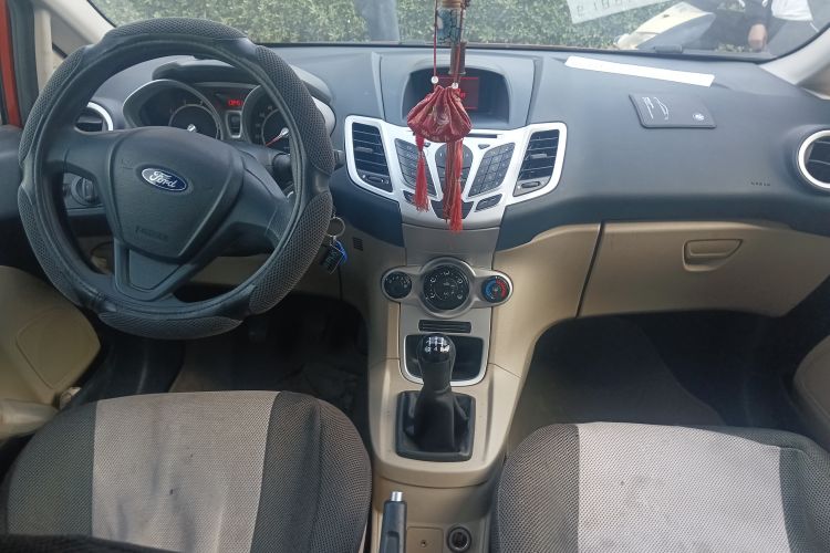 Used Ford Fiesta 2010 Hatchback 1.5L Manual - Limited Edition "Guangmang" Center Console