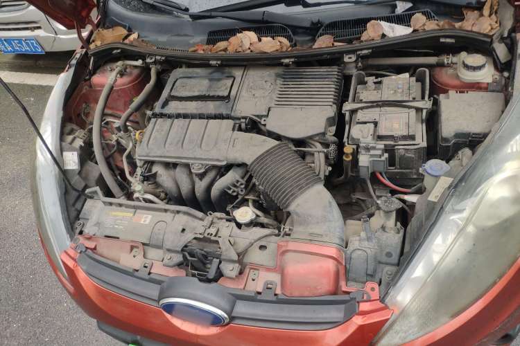 Used Ford Fiesta 2010 Hatchback 1.5L Automatic Limited Edition "Guangmang" Engine Bay