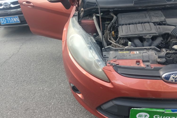 Used Ford Fiesta 2010 Hatchback 1.5L Manual - Limited Edition "Guangmang" Right Front Headlight