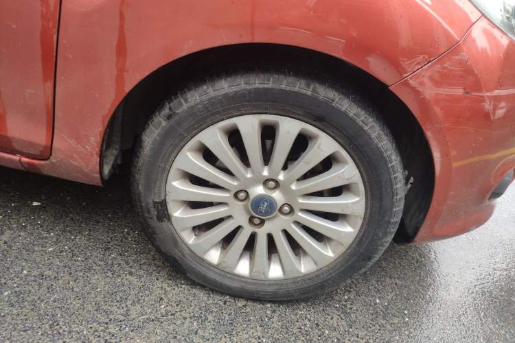 Used Ford Fiesta 2010 Hatchback 1.5L Automatic Limited Edition "Guangmang" Right Front Wheel Hub