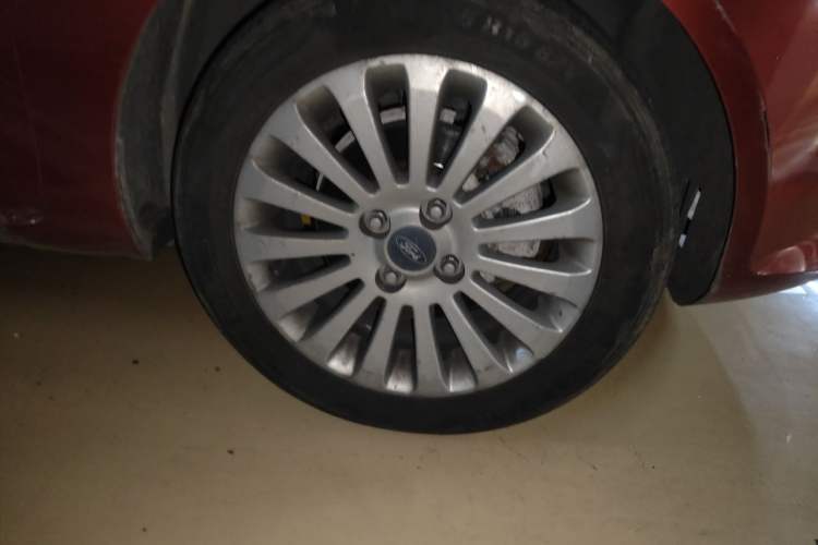 Used Ford Fiesta 2010 Hatchback 1.5L Automatic Fashion Edition Limited Model Right Front Wheel Hub