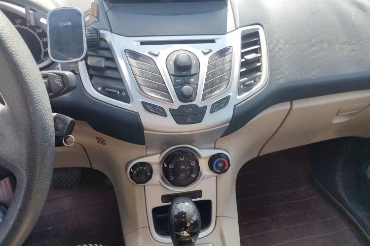 Used Ford Fiesta 2010 Hatchback 1.5L Automatic Fashion Edition Limited Model Audio And AC Panel