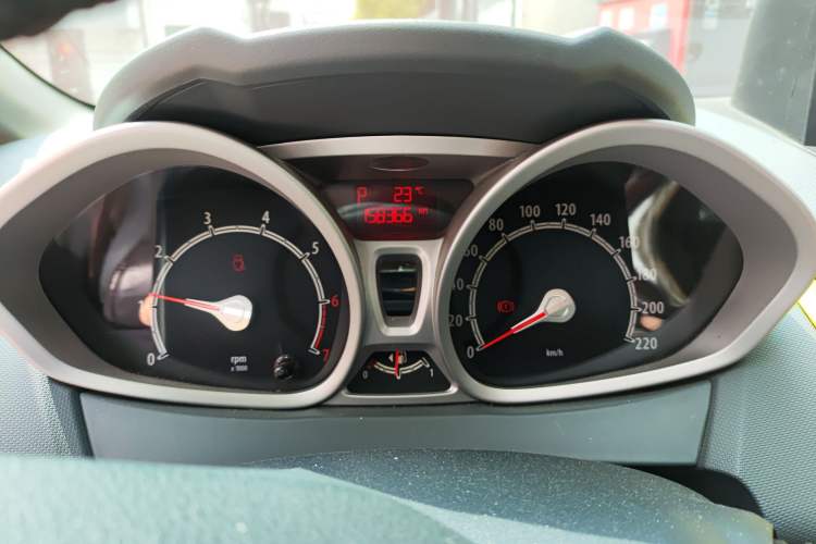 Used Ford Fiesta 2010 Hatchback 1.5L Automatic Limited Edition "Guangmang" Odometer Close Up