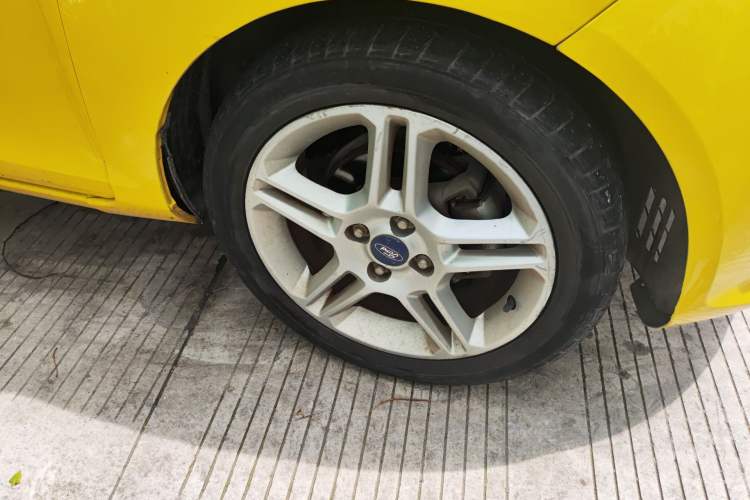Used Ford Fiesta 2010 Hatchback 1.5L Automatic Limited Edition "Guangmang" Right Front Wheel Hub
