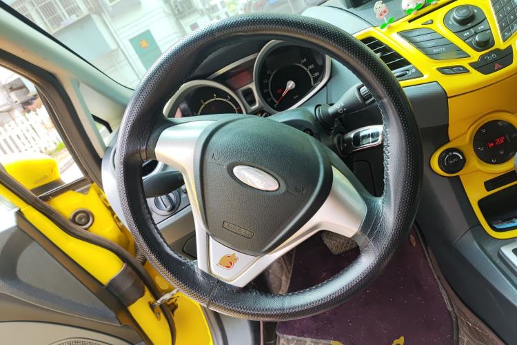 Used Ford Fiesta 2010 Hatchback 1.5L Automatic Limited Edition "Guangmang" Steering Wheel