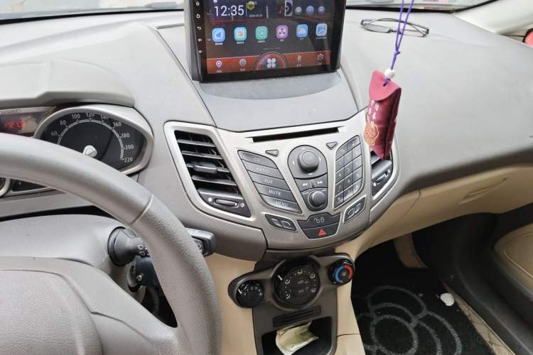 Used Ford Fiesta 2011 Hatchback 1.5L Manual Fashion Edition Audio And AC Panel