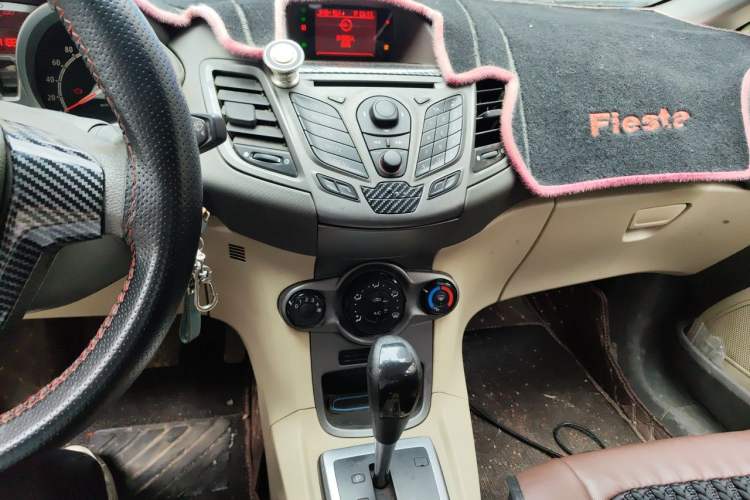 Used Ford Fiesta 2011 Hatchback 1.5L Automatic Fashion Edition Audio And AC Panel