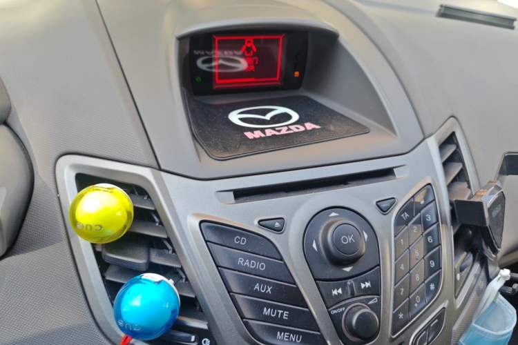 Used Ford Fiesta 2011 Hatchback 1.5L Automatic Fashion Edition Audio And AC Panel