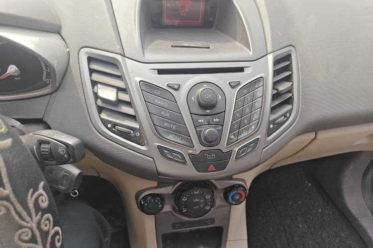 Used Ford Fiesta 2011 Hatchback 1.5L Automatic Fashion Edition Audio And AC Panel