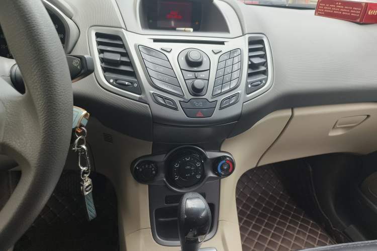Used Ford Fiesta 2011 Sedan 1.5L Automatic Fashion Edition Audio And AC Panel