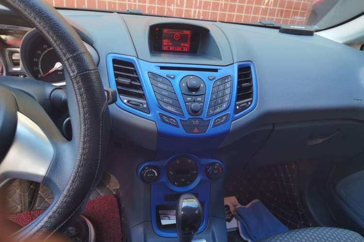 Used Ford Fiesta 2011 Hatchback 1.5L Automatic Dynamic Model Audio And AC Panel