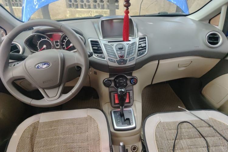 Used Ford Fiesta 2011 Hatchback 1.5L Automatic Fashion Edition Center Console