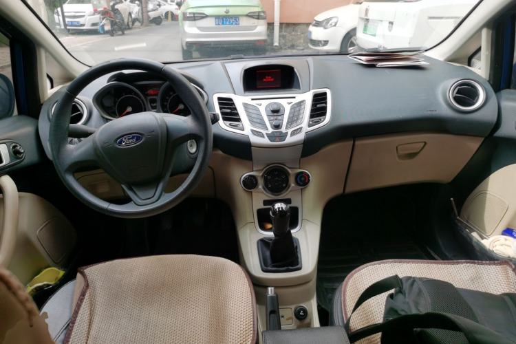 Used Ford Fiesta 2011 Hatchback 1.5L Manual Fashion Edition Center Console