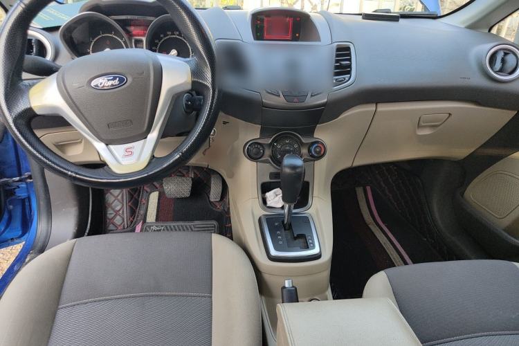 Used Ford Fiesta 2011 Sedan 1.5L Automatic Fashion Edition Center Console