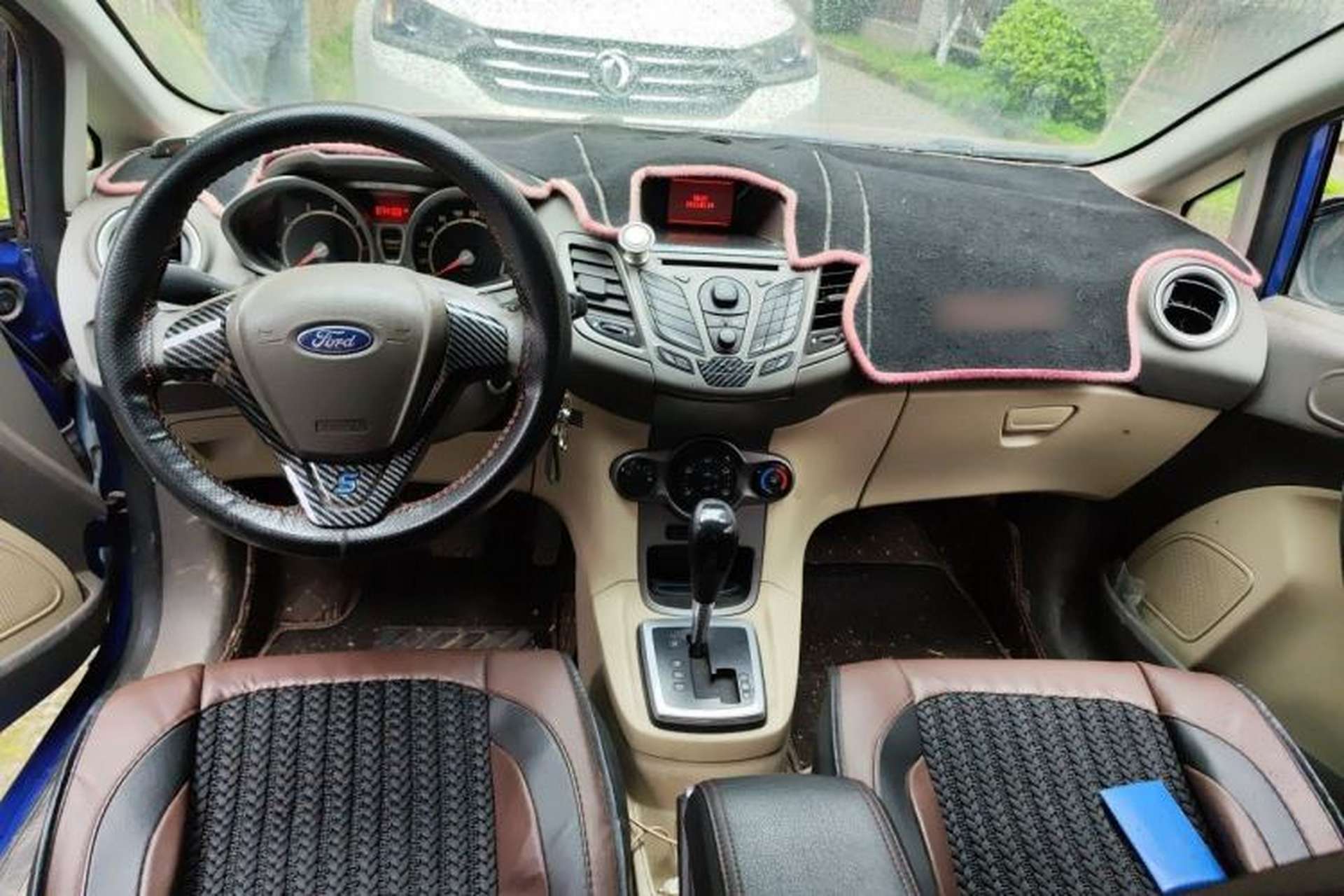 Used Ford Fiesta 2011 Hatchback 1.5L Automatic Fashion Edition Center Console