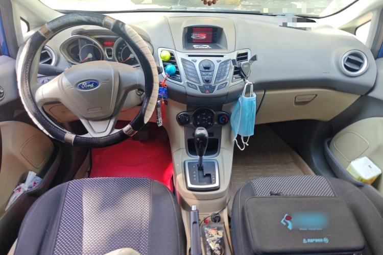Used Ford Fiesta 2011 Hatchback 1.5L Automatic Fashion Edition Center Console