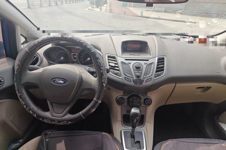 Used Ford Fiesta 2011 Hatchback 1.5L Automatic Fashion Edition Center Console