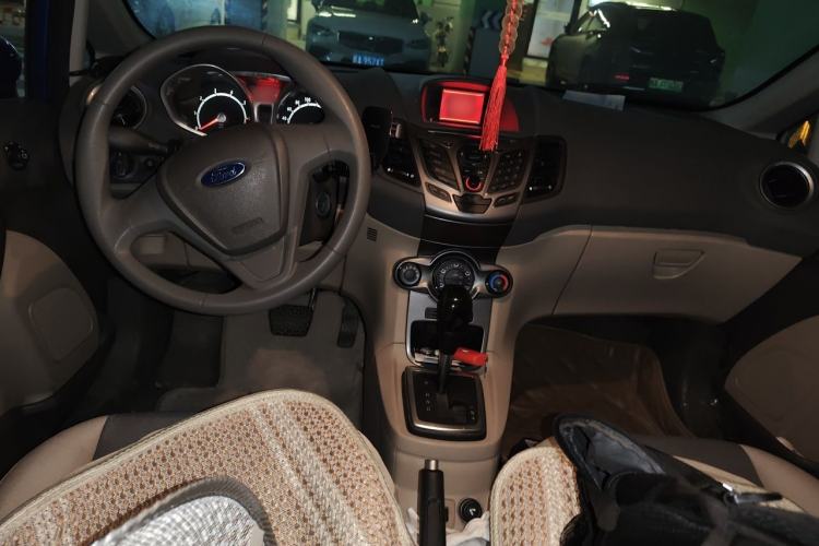 Used Ford Fiesta 2011 Hatchback 1.5L Automatic Fashion Edition Center Console