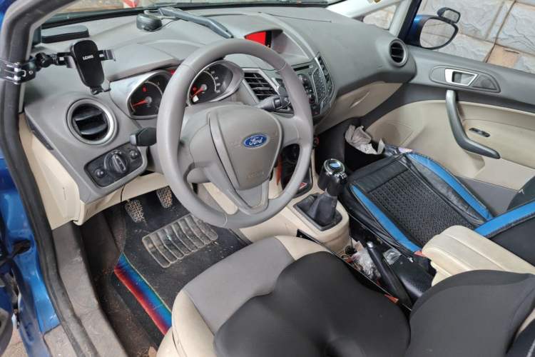 Used Ford Fiesta 2011 Hatchback 1.5L Manual Fashion Edition Center Console