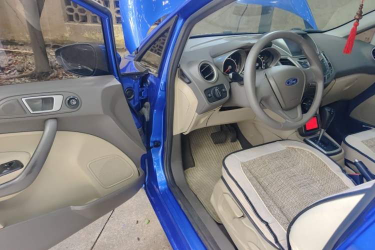 Used Ford Fiesta 2011 Hatchback 1.5L Automatic Fashion Edition Driver Seat