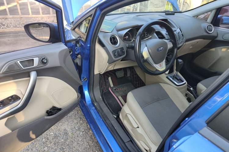 Used Ford Fiesta 2011 Sedan 1.5L Automatic Fashion Edition Driver Seat