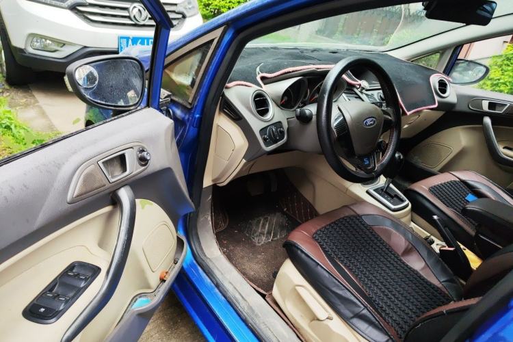 Used Ford Fiesta 2011 Hatchback 1.5L Automatic Fashion Edition Driver Seat