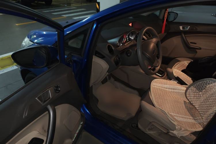 Used Ford Fiesta 2011 Hatchback 1.5L Automatic Fashion Edition Driver Seat