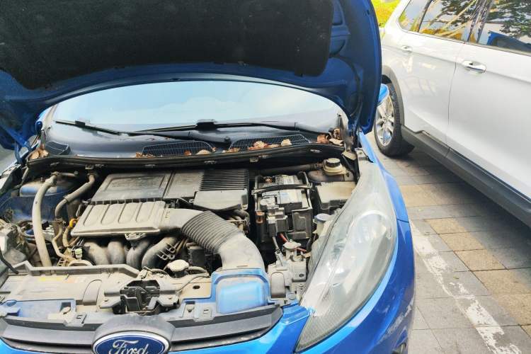 Used Ford Fiesta 2011 Hatchback 1.5L Automatic Fashion Edition Engine Bay Left