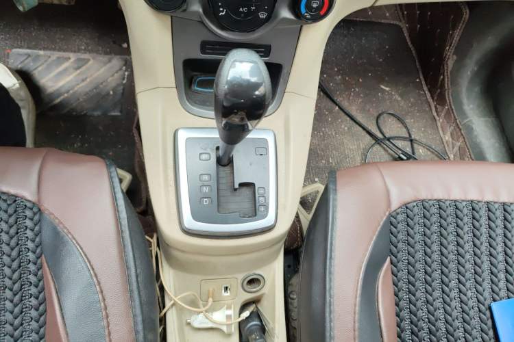 Used Ford Fiesta 2011 Hatchback 1.5L Automatic Fashion Edition Gear Lever