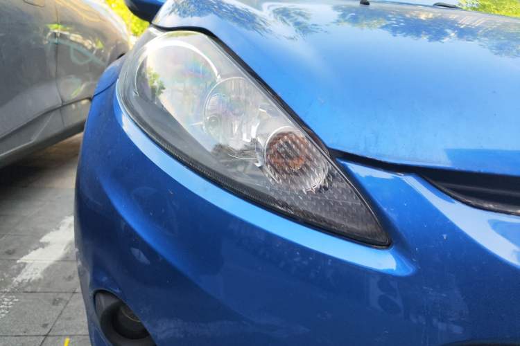 Used Ford Fiesta 2011 Hatchback 1.5L Automatic Fashion Edition Right Front Headlight