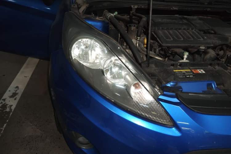 Used Ford Fiesta 2011 Hatchback 1.5L Automatic Fashion Edition Right Front Headlight