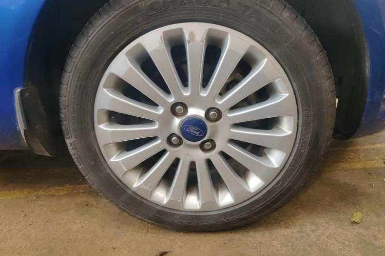 Used Ford Fiesta 2011 Hatchback 1.5L Automatic Fashion Edition Right Front Wheel Hub