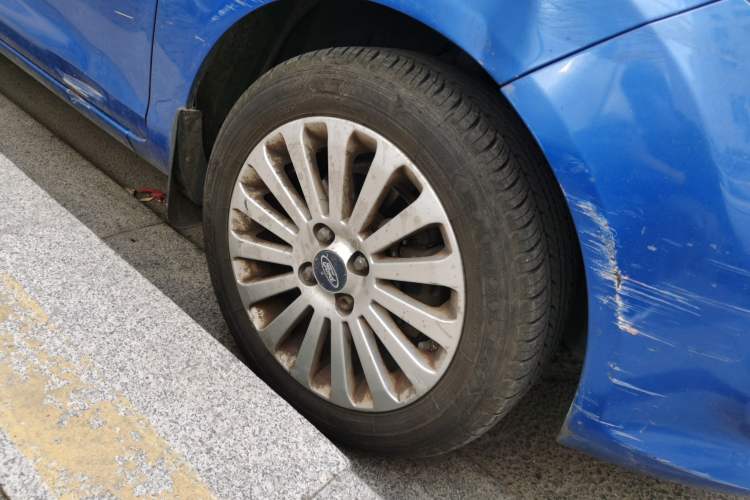 Used Ford Fiesta 2011 Hatchback 1.5L Manual Fashion Edition Right Front Wheel Hub