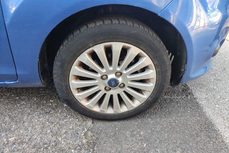 Used Ford Fiesta 2011 Sedan 1.5L Automatic Fashion Edition Right Front Wheel Hub